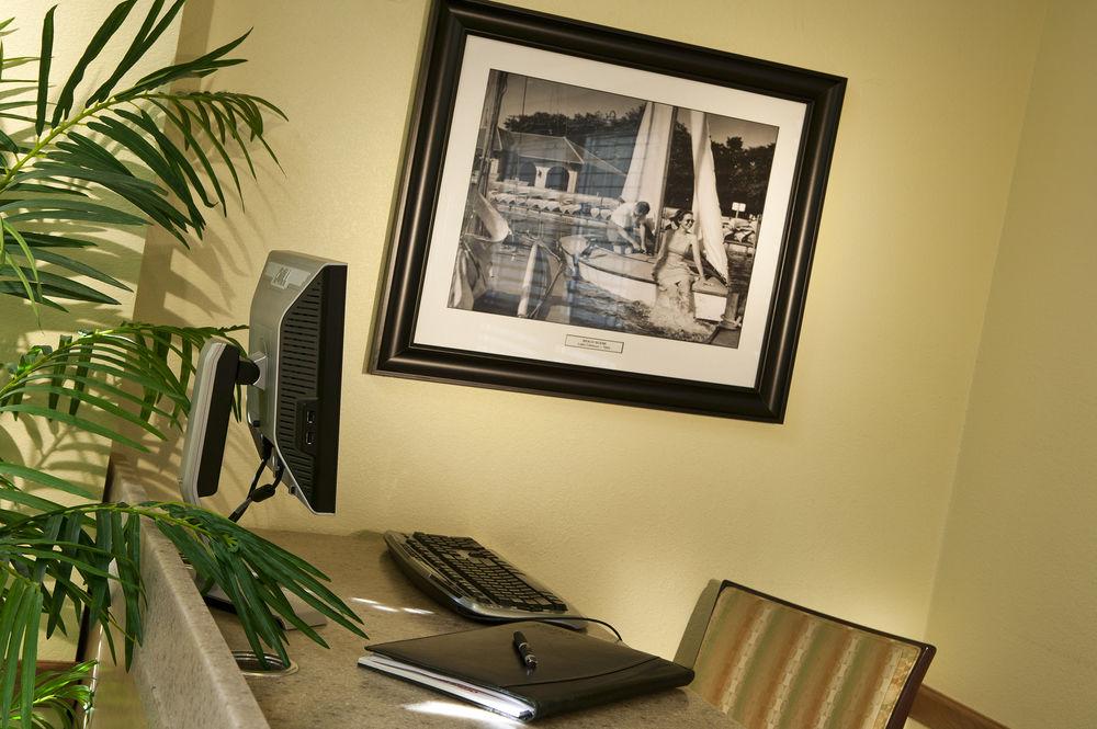 Towneplace Suites By Marriott Detroit Livonia Extérieur photo