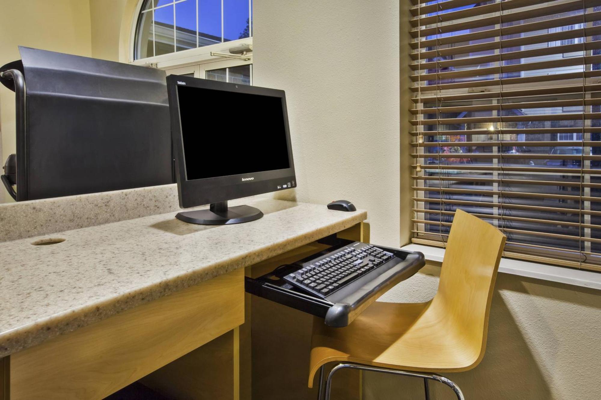 Towneplace Suites By Marriott Detroit Livonia Extérieur photo