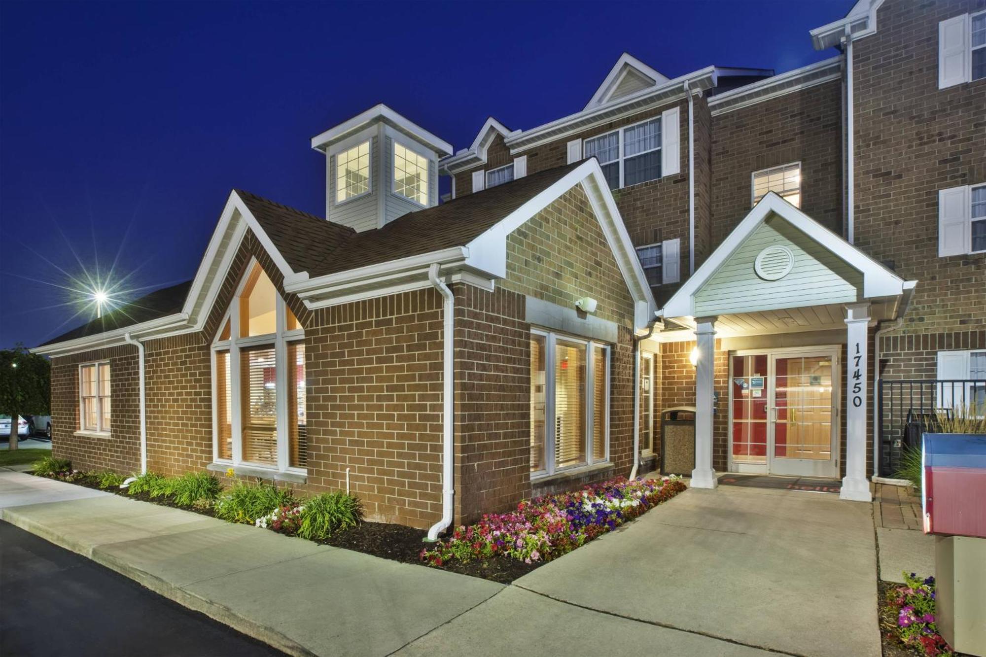 Towneplace Suites By Marriott Detroit Livonia Extérieur photo