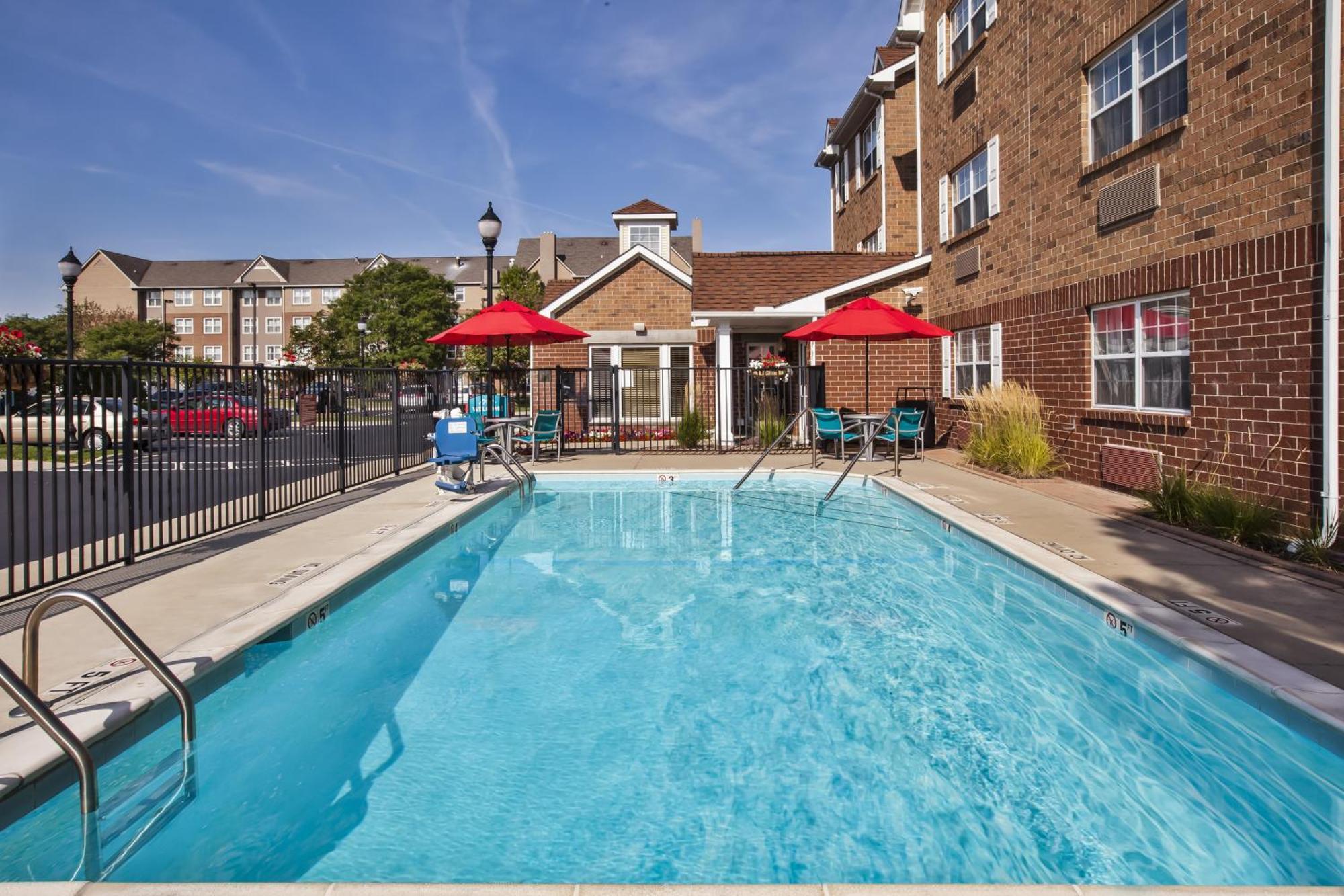 Towneplace Suites By Marriott Detroit Livonia Extérieur photo